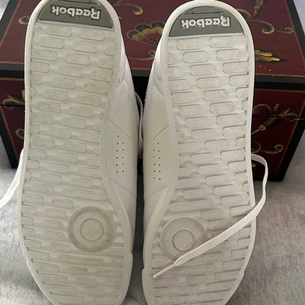 Reebok White Leather Trainers - Picture 5 of 8